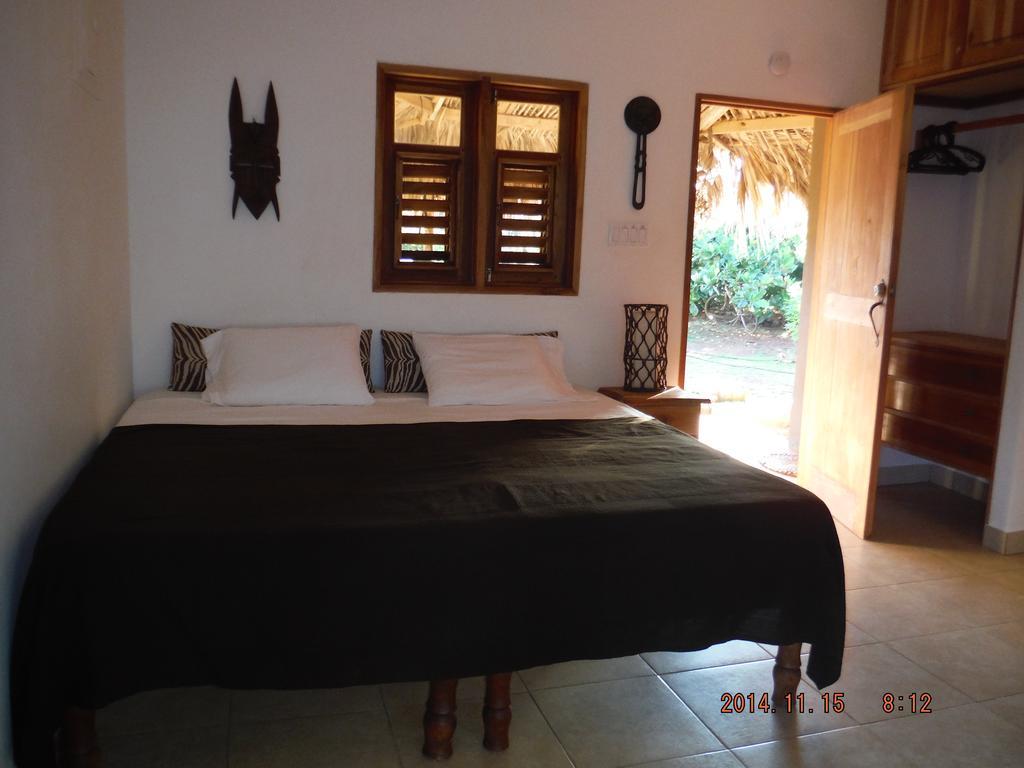 KuDehya Guesthouse Treasure Beach Exterior foto